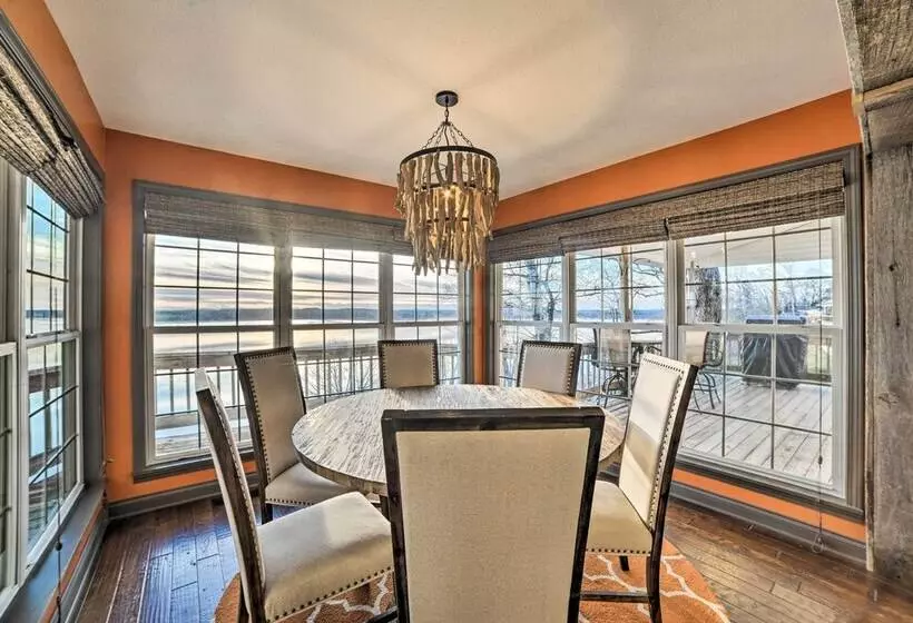 Peaceful Big Sandy Home W/ Deck On Kentucky Lake!