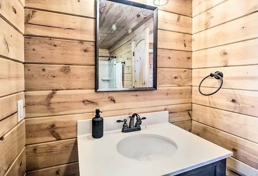 Peaceful Free Union Cabin W/ Deck & Mtn Views