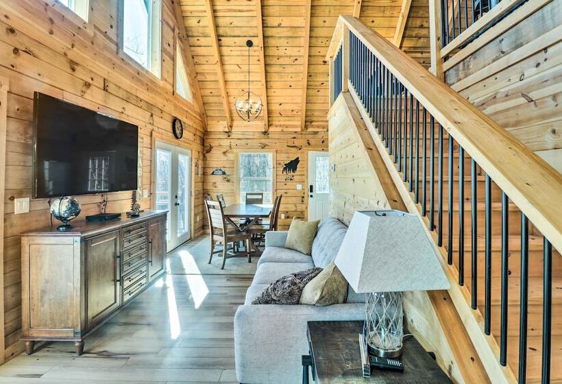 Peaceful Free Union Cabin W/ Deck & Mtn Views