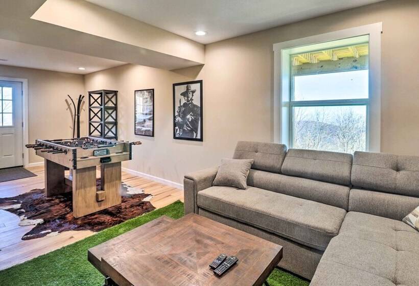 Peaceful Free Union Cabin W/ Deck & Mtn Views