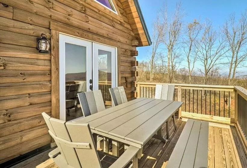 Peaceful Free Union Cabin W/ Deck & Mtn Views