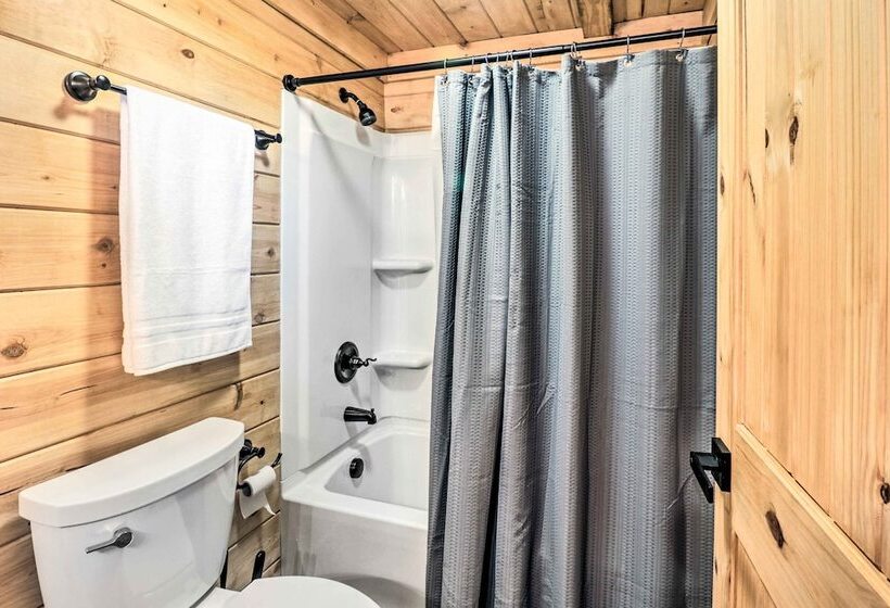 Peaceful Free Union Cabin W/ Deck & Mtn Views