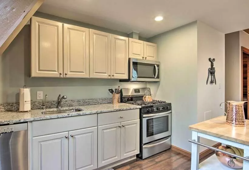 Peaceful Georgetown Home   13 Mi To Lewes Beach!