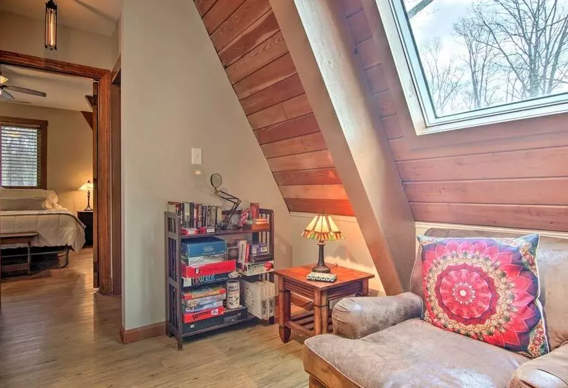 Peaceful Georgetown Home   13 Mi To Lewes Beach!