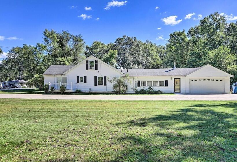 Peaceful Toledo Retreat W/ Spacious Yard!