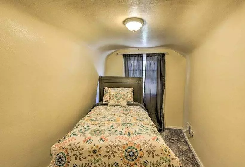 Peaceful Toledo Retreat W/ Spacious Yard!