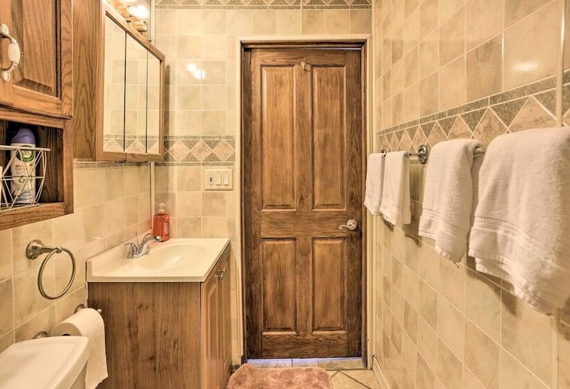 Peaceful Toledo Retreat W/ Spacious Yard!