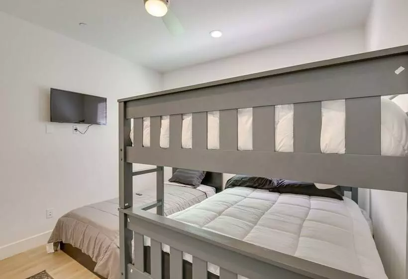 Pet Friendly Paramount Home, 16 Mi To Los Angeles!