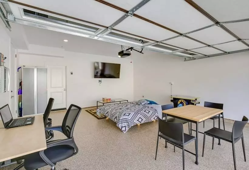 Pet Friendly Paramount Home, 16 Mi To Los Angeles!