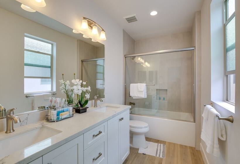 Pet Friendly Paramount Home, 16 Mi To Los Angeles!