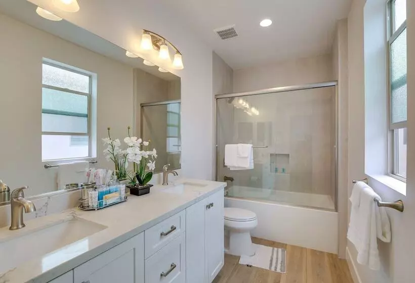 Pet Friendly Paramount Home, 16 Mi To Los Angeles!