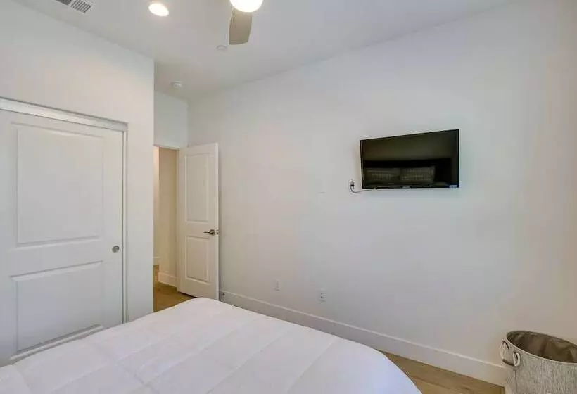 Pet Friendly Paramount Home, 16 Mi To Los Angeles!