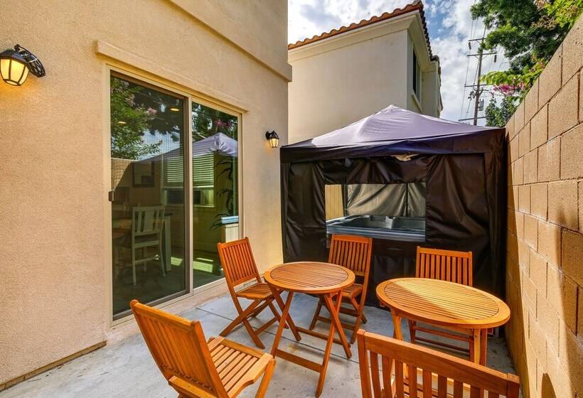 Pet Friendly Paramount Home, 16 Mi To Los Angeles!
