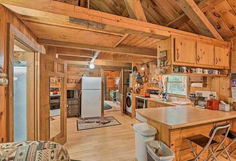 Petfriendly Cabin In The Forks W/ Fire Pit!