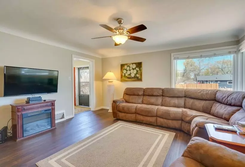 Pueblo House By Riverwalk, 2 Miles To Fairgrounds!