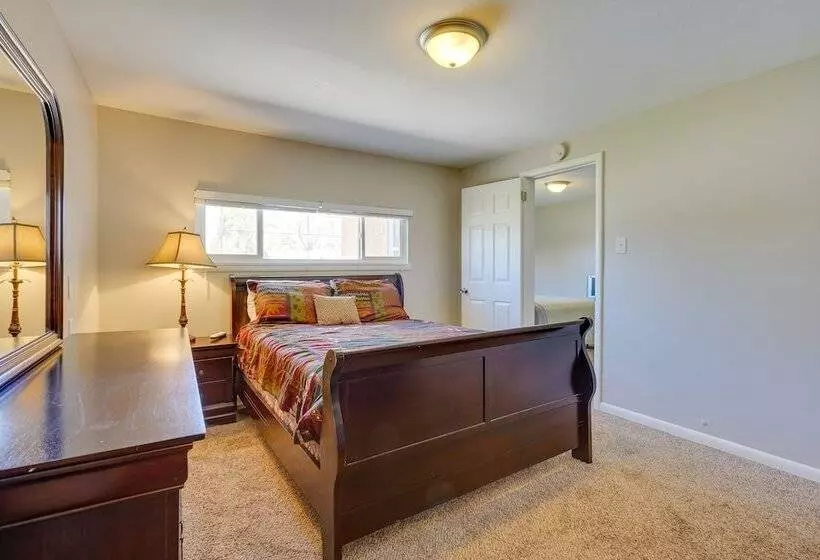 Pueblo House By Riverwalk, 2 Miles To Fairgrounds!