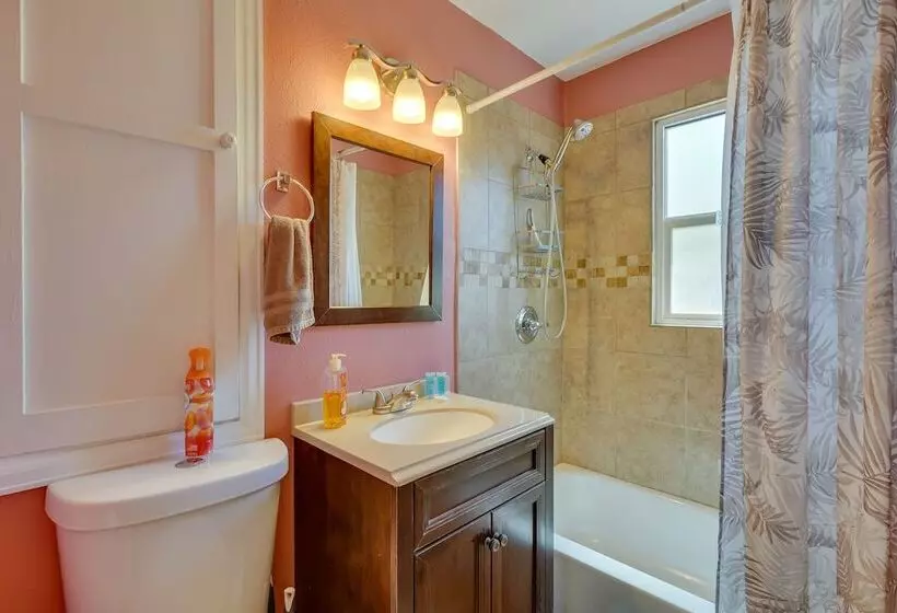 Pueblo House By Riverwalk, 2 Miles To Fairgrounds!