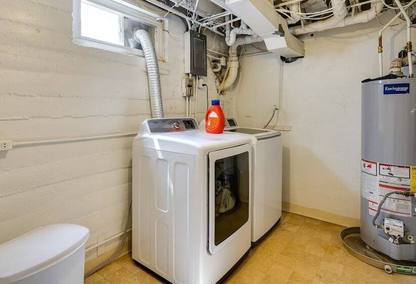 Pueblo House By Riverwalk, 2 Miles To Fairgrounds!