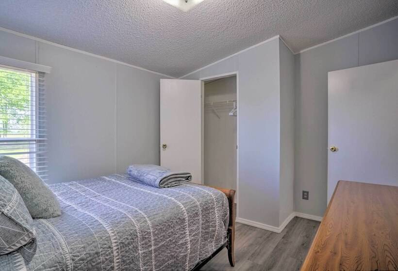 Quaint Ridgely Home ~ 9 Mi To Reelfoot Lake!