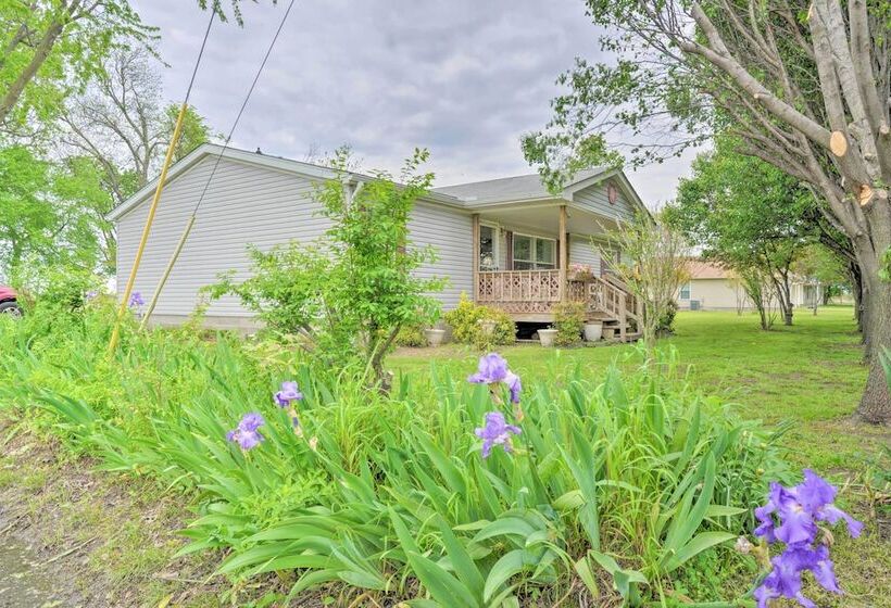 Quaint Ridgely Home ~ 9 Mi To Reelfoot Lake!