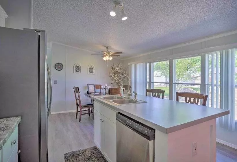 Quaint Ridgely Home ~ 9 Mi To Reelfoot Lake!