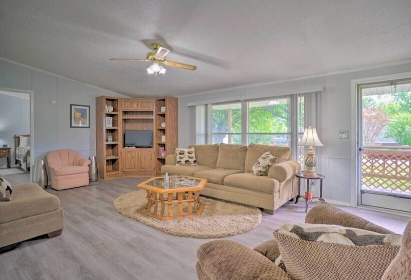 Quaint Ridgely Home ~ 9 Mi To Reelfoot Lake!