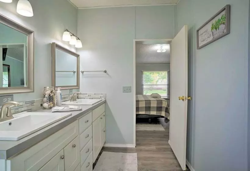 Quaint Ridgely Home ~ 9 Mi To Reelfoot Lake!