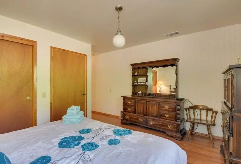 Riverfront Home Near Yosemite National Park!