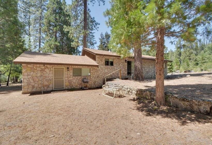 Riverfront Home Near Yosemite National Park!