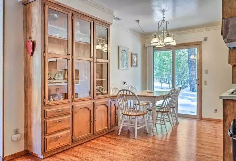 Riverfront Home Near Yosemite National Park!