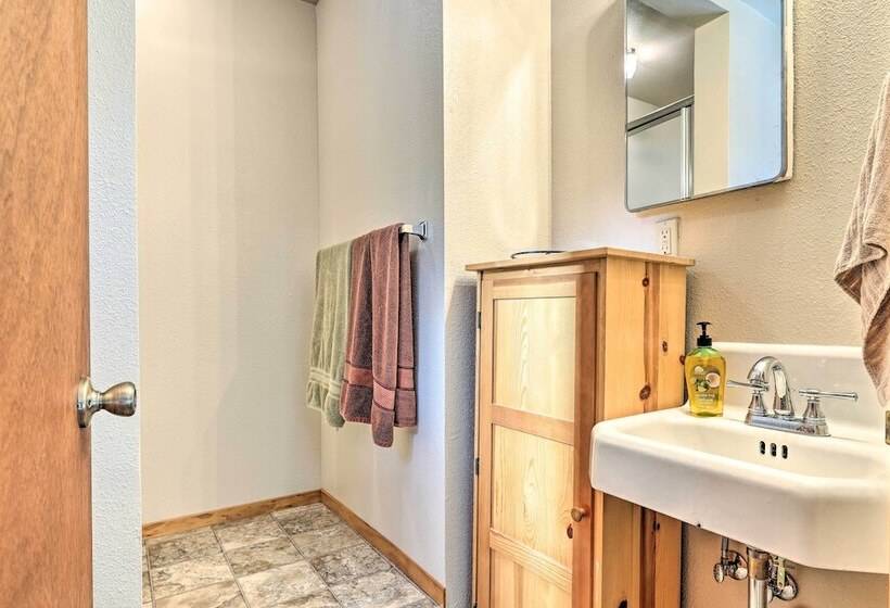 Riverfront Home Near Yosemite National Park!