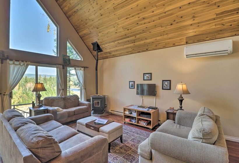 Riverfront Hungry Horse House With Large Deck!