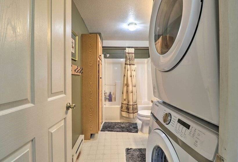 Riverfront Hungry Horse House With Large Deck!