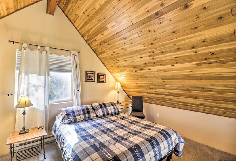 Riverfront Hungry Horse House With Large Deck!