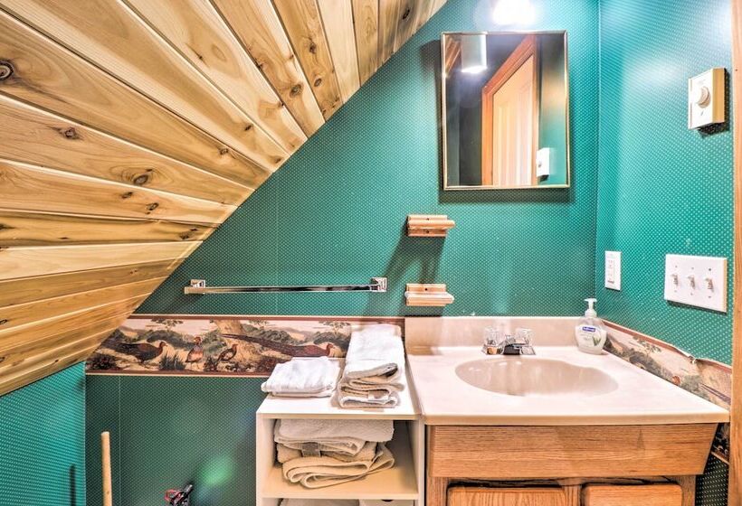 Riverfront Hungry Horse House With Large Deck!