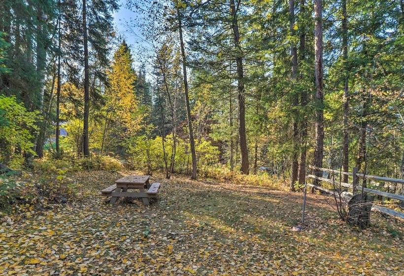 Riverfront Hungry Horse House With Large Deck!