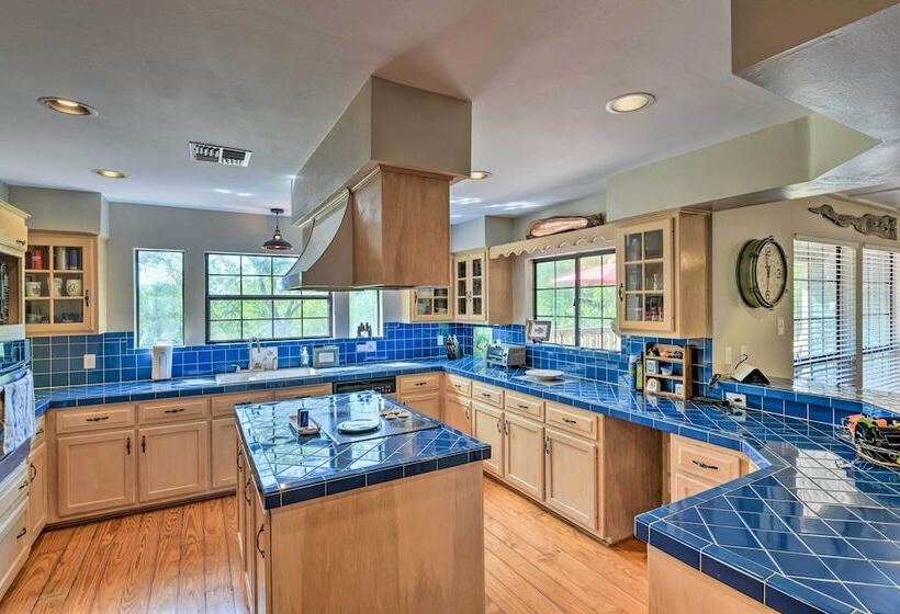 Riverfront Tivoli Escape W/ Bay Access & Dock