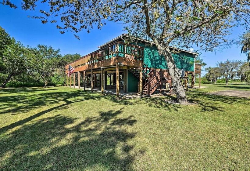 Riverfront Tivoli Escape W/ Bay Access & Dock