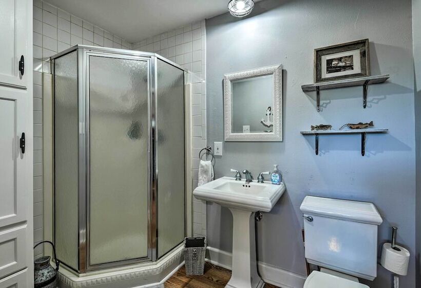 Riverfront Tivoli Escape W/ Bay Access & Dock