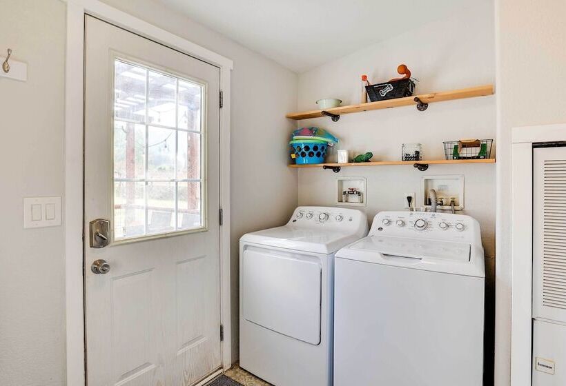 Serene Sequim Retreat W/ Deck: Pets Welcome!