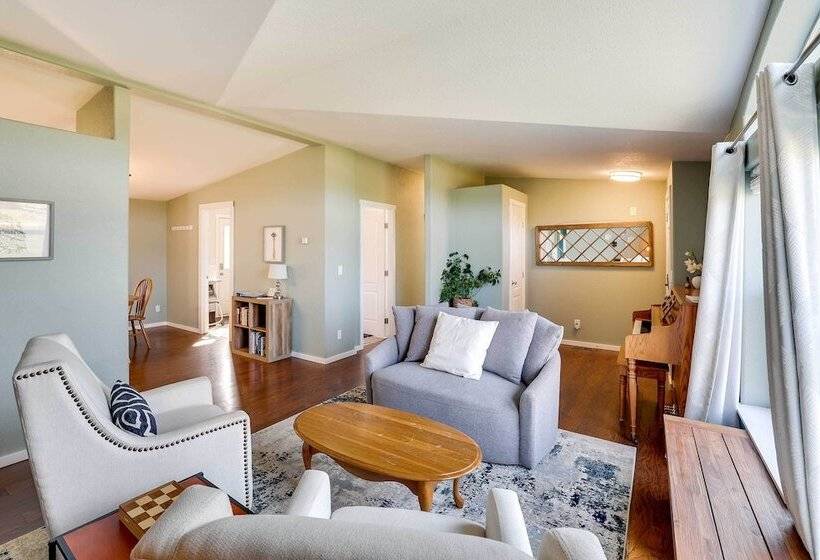 Serene Sequim Retreat W/ Deck: Pets Welcome!