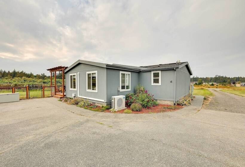 Serene Sequim Retreat W/ Deck: Pets Welcome!