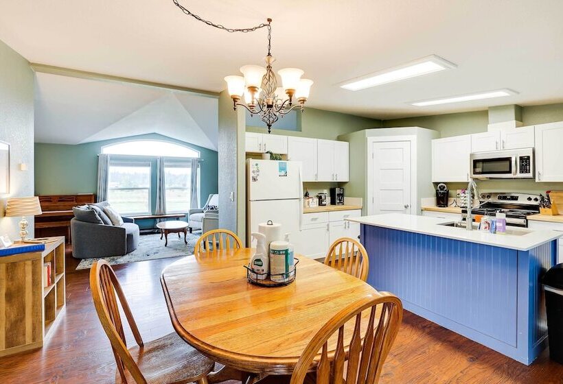 Serene Sequim Retreat W/ Deck: Pets Welcome!