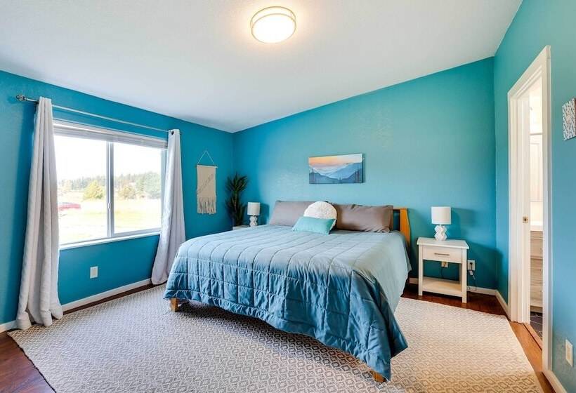 Serene Sequim Retreat W/ Deck: Pets Welcome!