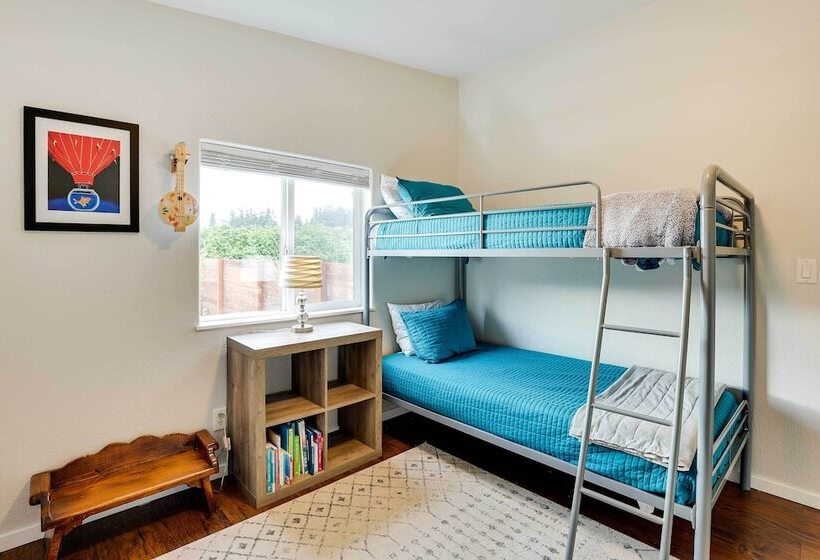 Serene Sequim Retreat W/ Deck: Pets Welcome!