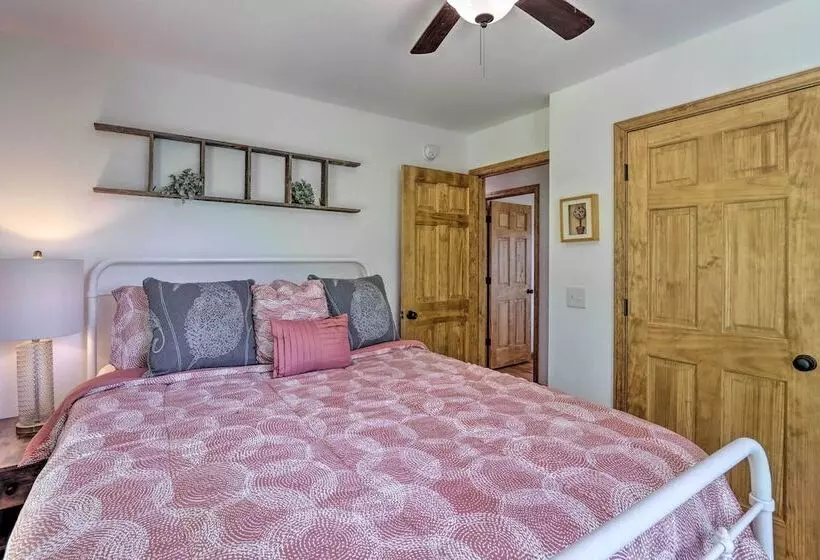 Sky Blue Overlook   Hot Tub & Screened Porch!