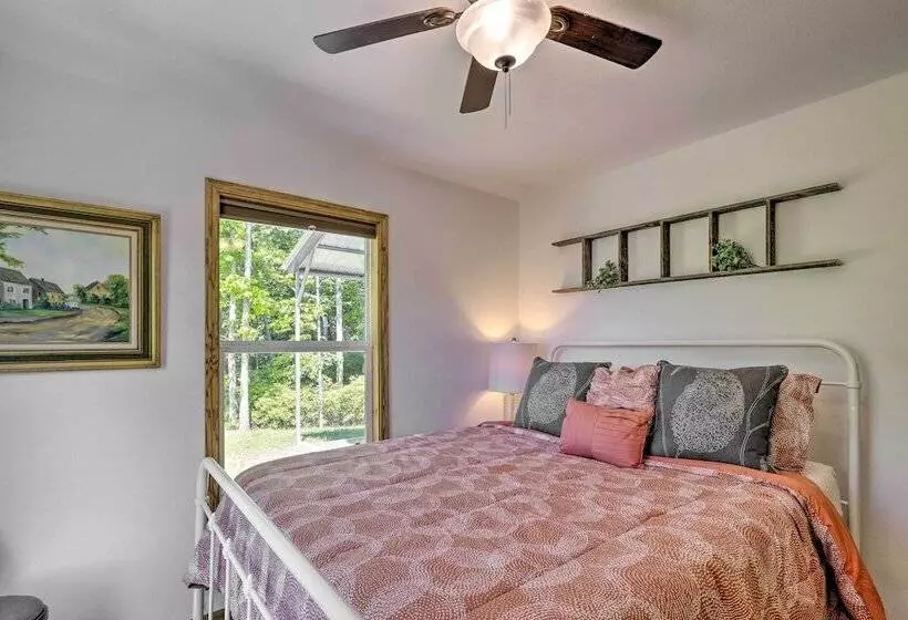 Sky Blue Overlook   Hot Tub & Screened Porch!