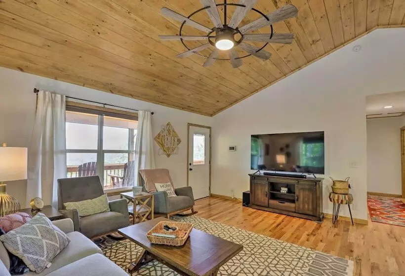 Sky Blue Overlook   Hot Tub & Screened Porch!