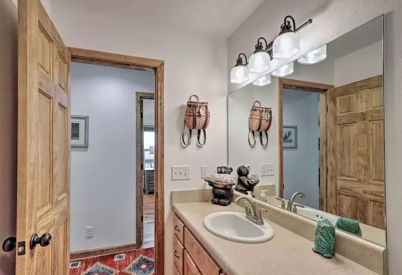 Sky Blue Overlook   Hot Tub & Screened Porch!