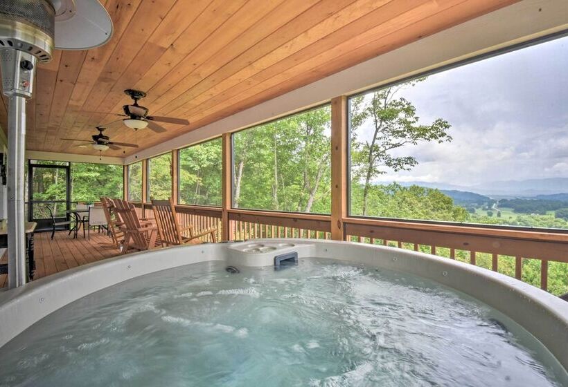 Sky Blue Overlook Hot Tub & Screened Porch!